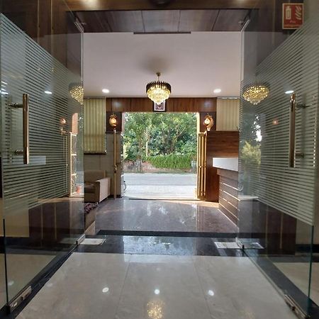 Taj Nice Point Manage By Taj Sunrise Group Agra  Exterior foto