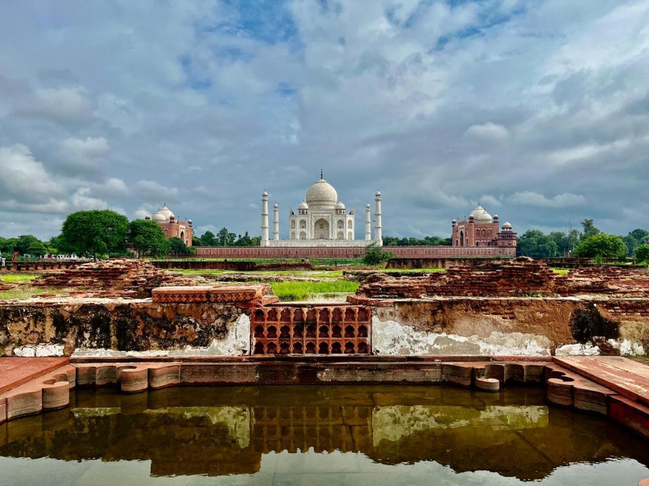 Taj Nice Point Manage By Taj Sunrise Group Agra  Exterior foto